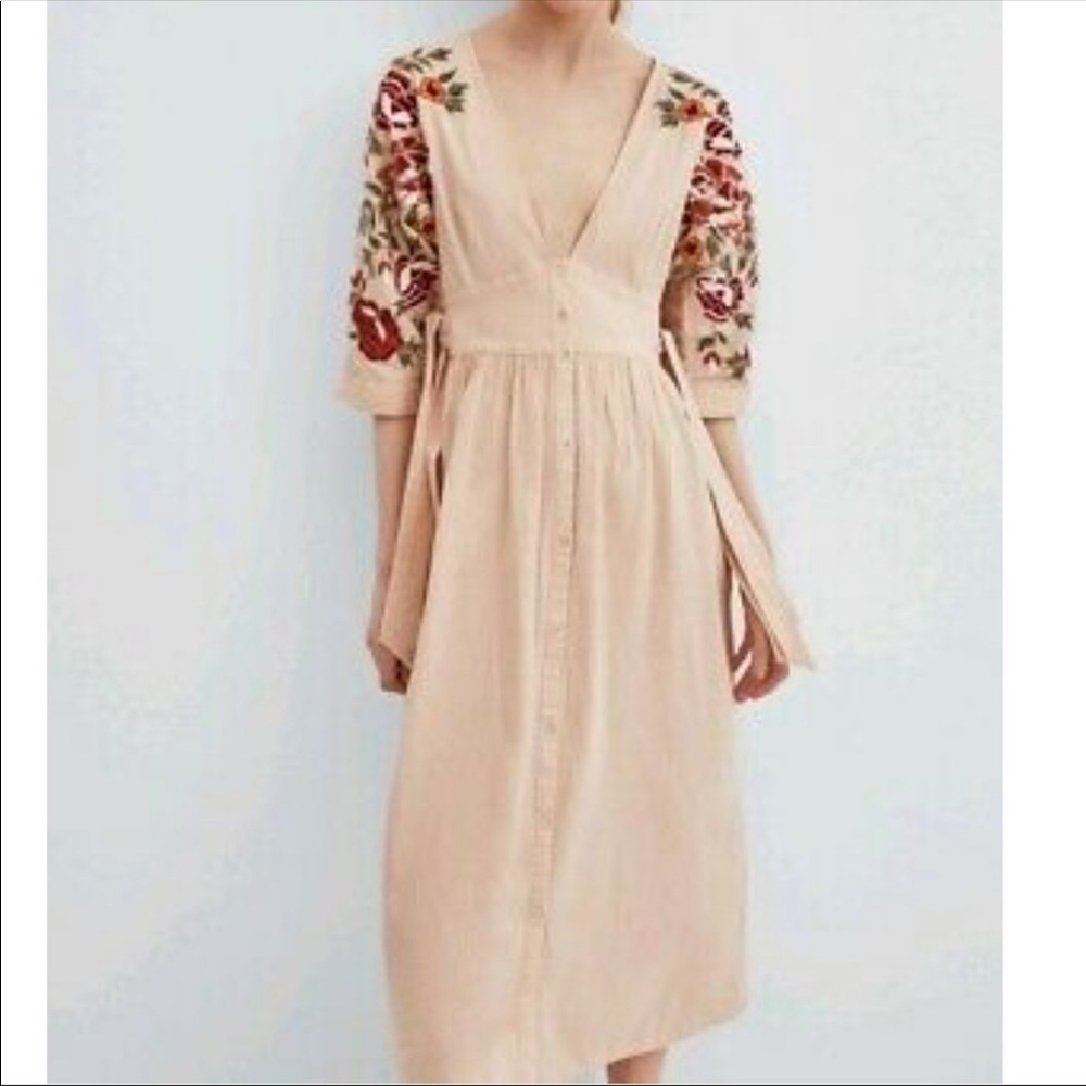 Zara embroidered midi dress S